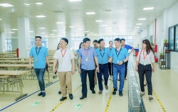 LĐLĐ tỉnh Nghệ An thăm và làm việc tại Công ty TNHH LUXSHARE -ICT