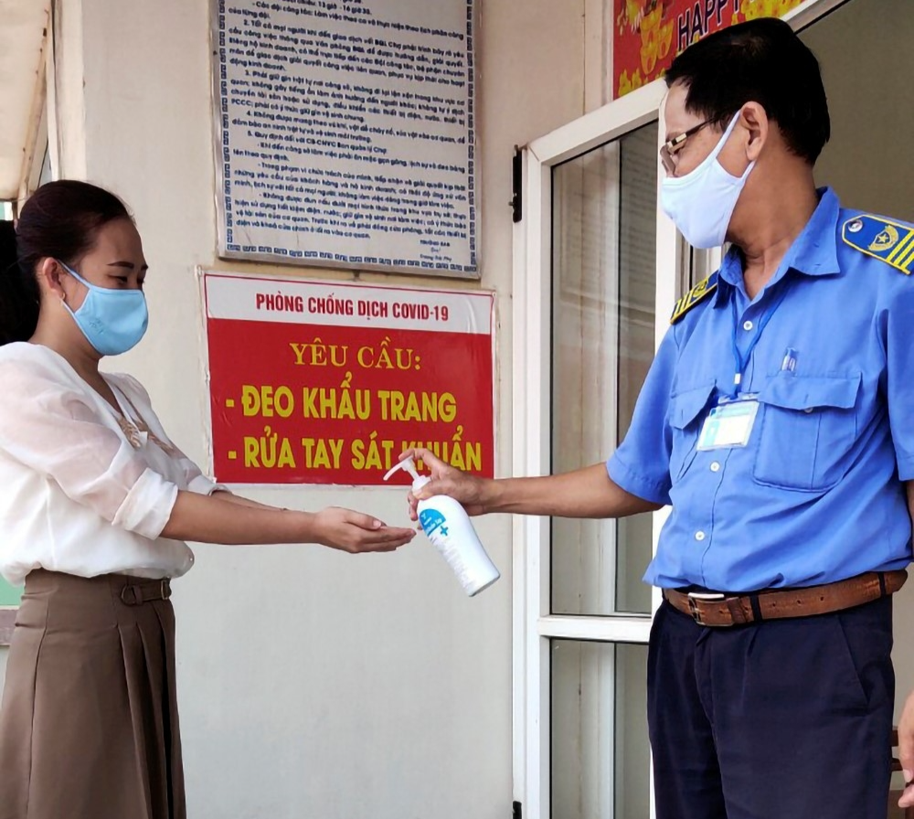 Công đoàn Quảng Trị vận động CNVCLĐ tăng cường các biện pháp phòng chống dịch bệnh