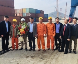 Công ty CP Cảng Nghệ Tĩnh chăm lo chế độ, chính sách cho người lao động