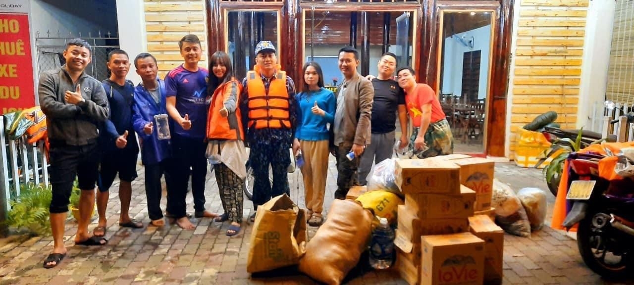 Nghệ An: Công nhân lao động ủng hộ người dân miền Trung bị thiệt hại do mưa lũ