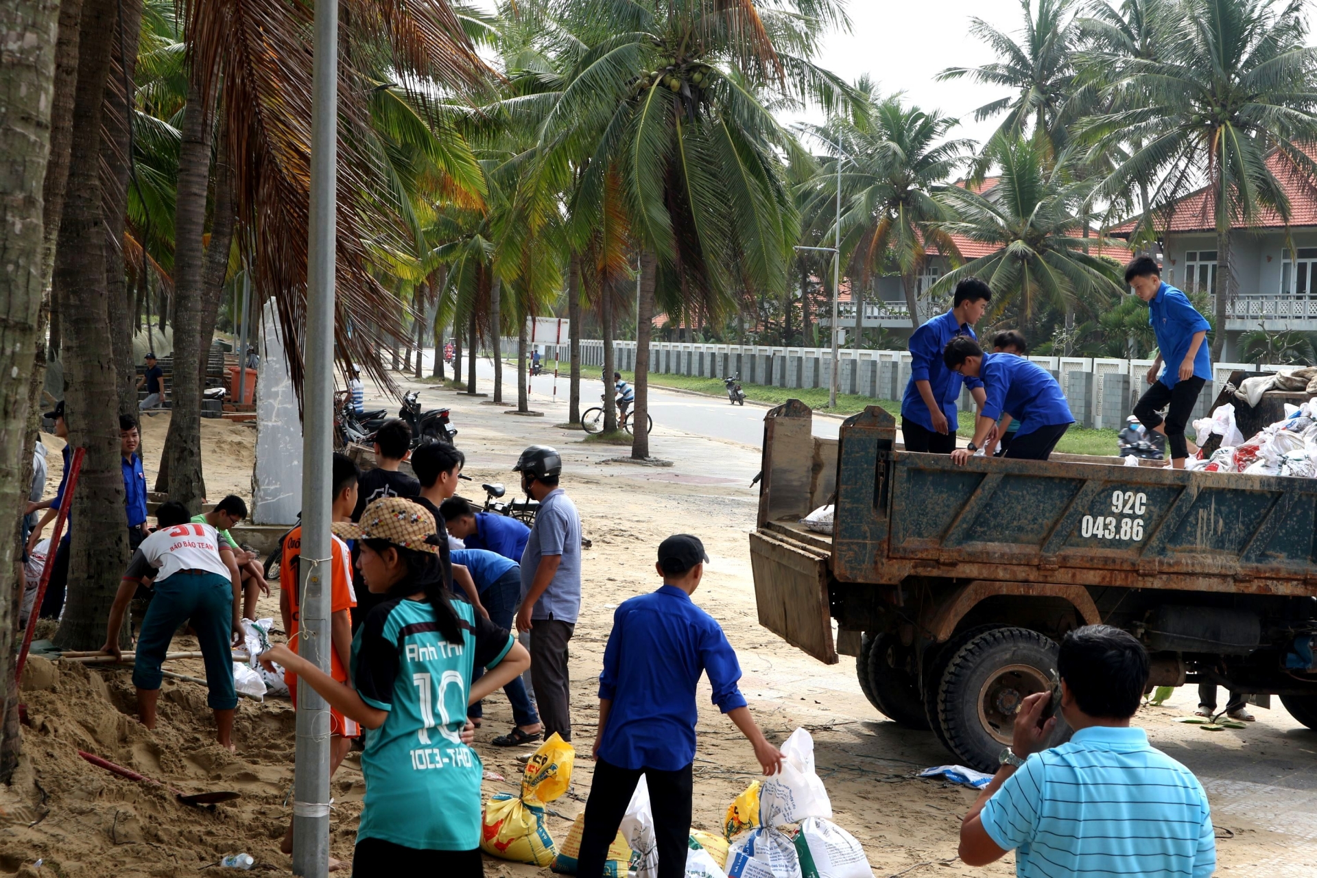 Tam Kỳ (Quảng Nam) sơ tán khẩn cấp 9.700 dân đến nơi an toàn trước 17 giờ chiều nay