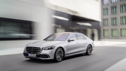 Mercedes-Benz triệu hồi S-Class 2021 vì lỗi hệ thống lái