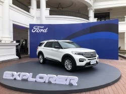 Ford Explorer thế hệ mới ra mắt, giá 2,366 tỷ đồng