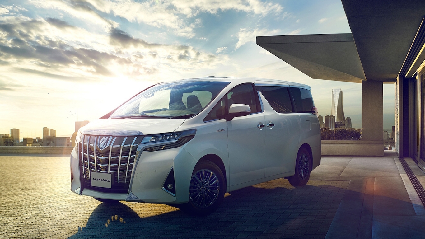 Triệu hồi 24 xe Toyota Alphard tại Việt Nam do lỗi dây đai an toàn