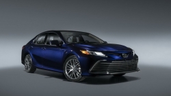Toyota Camry 2021 ra mắt tại Nhật Bản