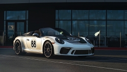Đấu giá Porsche 911 thế hệ thứ 7 cuối cùng quyên tiền chống dịch Covid-19
