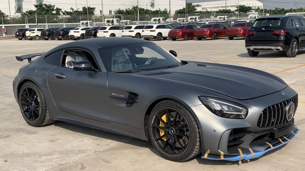 Mercedes-AMG GT R - "Mãnh thú" có giá chỉ 11,6 tỷ đồng