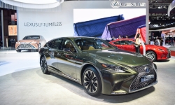 Lexus giới thiệu LS500h phiên bản đặc biệt tại VMS 2019