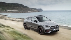 Mercedes-Benz GLA 2021 chính thức lộ diện