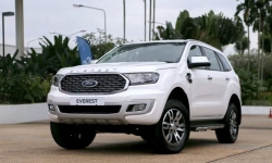 Đại lý đồng loạt chào bán Ford Everest 2021, giá không đổi