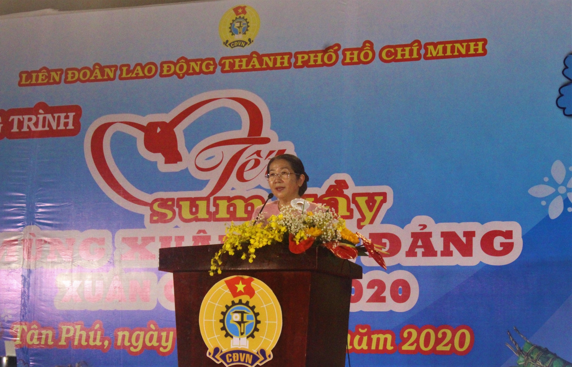 ldld tp ho chi minh 470 gia dinh cong nhan kho khan hanh phuc voi tet sum vay 2020