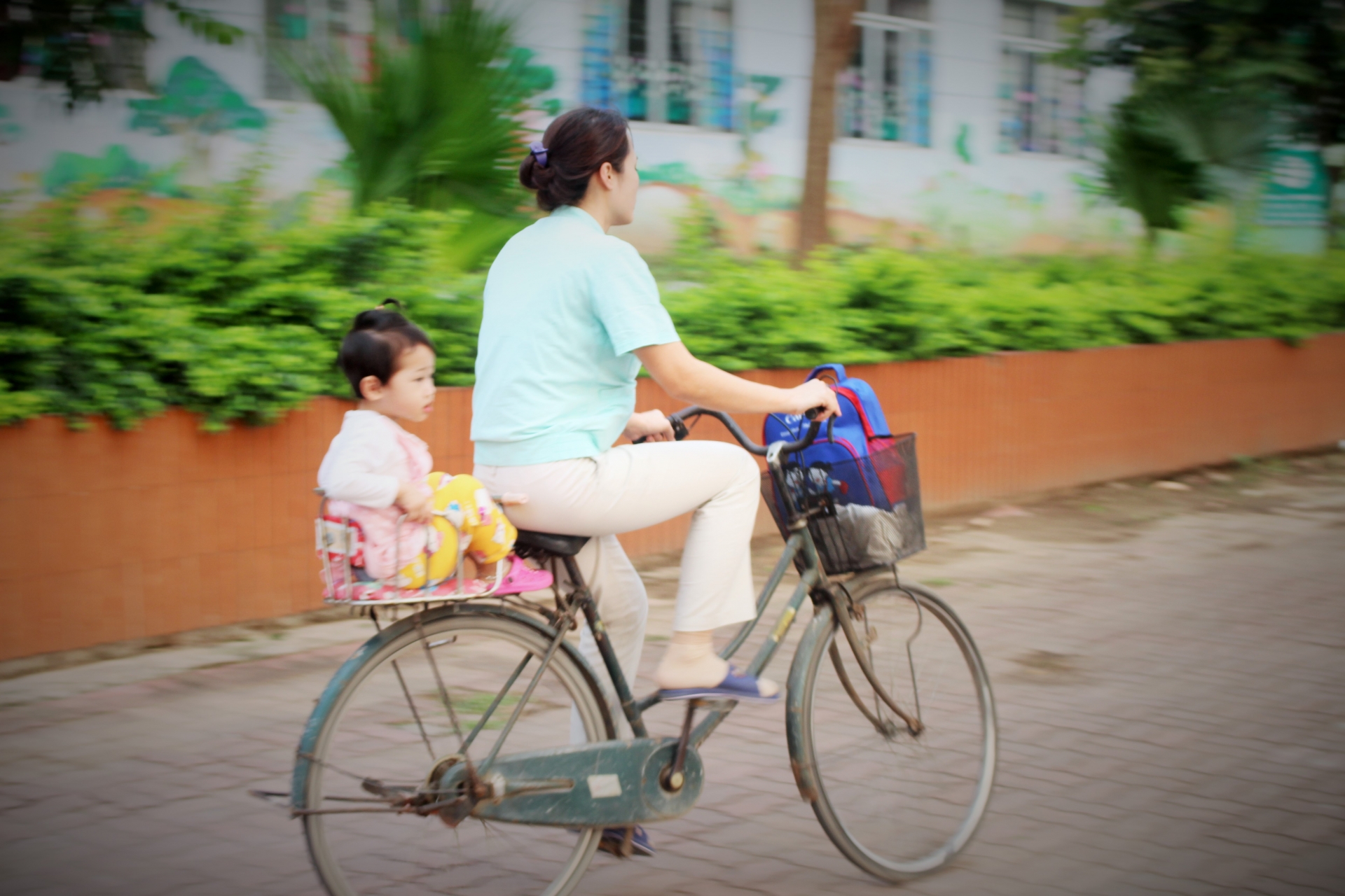 Công nhân nghĩ gì khi học sinh tiếp tục nghỉ học từ 1 đến 2 tuần nữa vì dịch Covid-19?