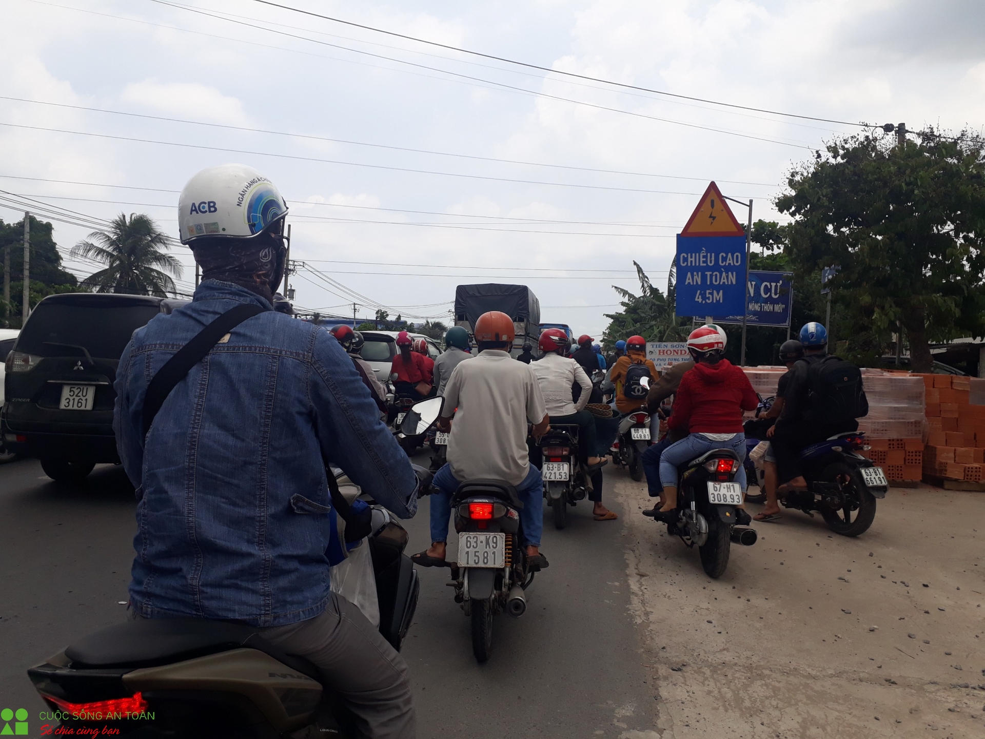 tp hcm ve cac tinh mien tay ket cung nguoi dan moi met vi nang nong