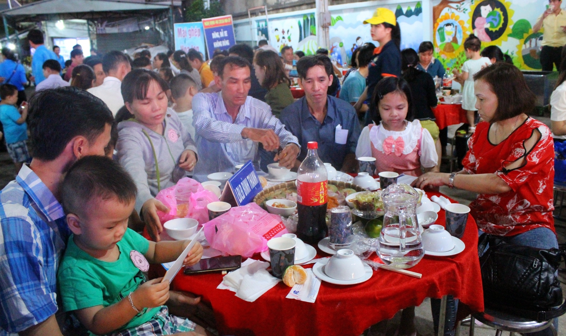 LĐLĐ TP HCM: Gần 860 tỷ đồng chăm lo cho người lao động dịp Tết Tân Sửu 2021