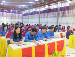 LĐLĐ tỉnh Hà Tĩnh sơ kết 5 năm thực hiện Nghị quyết 4a của Tổng Liên đoàn