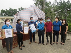LĐLĐ tỉnh Hà Tĩnh thăm hỏi, động viên đoàn viên tham gia chống dịch Covid-19