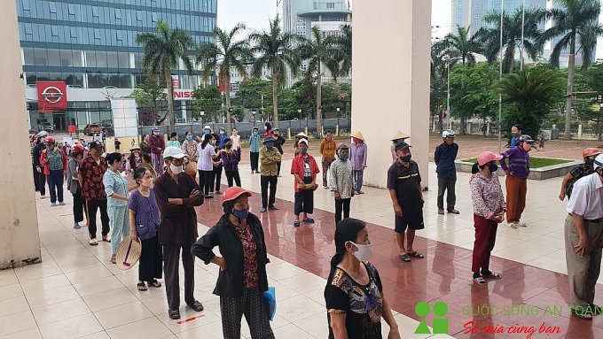 cay atm gao dau tien tai ha tinh chia se cung nhung canh doi ngheo kho