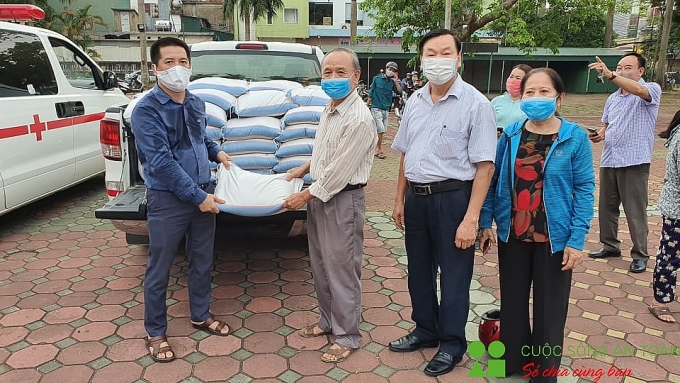 cay atm gao dau tien tai ha tinh chia se cung nhung canh doi ngheo kho