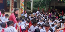 Mưa lũ, hàng nghìn học sinh ở Nghệ An chưa thể dự lễ khai giảng