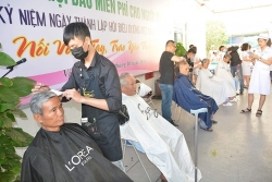 200 bệnh nhân ở Nghệ An được cắt tóc, gội đầu miễn phí