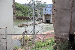 Đề nghị 2 nhà máy thủy điện góp tiền di dời các hộ dân vùng bị sạt lở