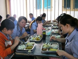 Phó Chủ tịch Tổng LĐLĐ Việt Nam trăn trở về sức khỏe, bữa ăn của công nhân