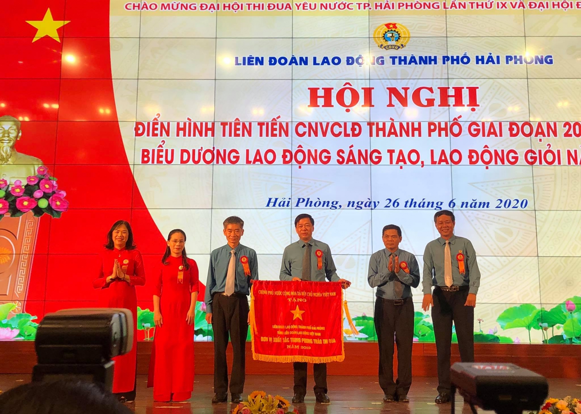 lien doan lao dong thanh pho hai phong to chuc hoi nghi bieu duong dien hinh tien tien