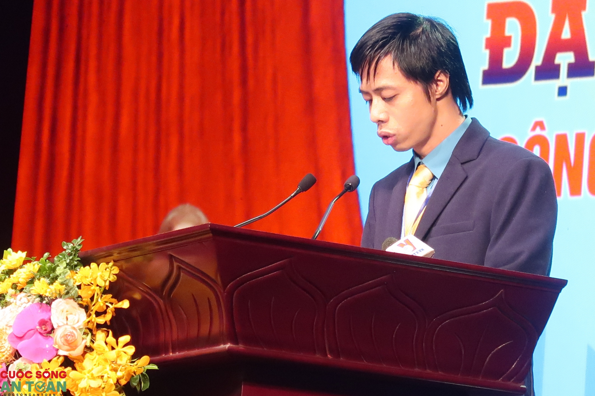 anh Nguyễn Viết Nam – kỹ sư hiệu chuẩn Công ty TNHH Fujikura Fiber Optics Việt Nam