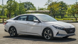 Cận cảnh Hyundai Elantra 2.0L Cao cấp giá 729 triệu đồng