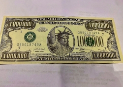 Nhân viên Đường sắt trả lại "1 tờ ghi mệnh giá 1 triệu USD có hình dạng giống tiền"
