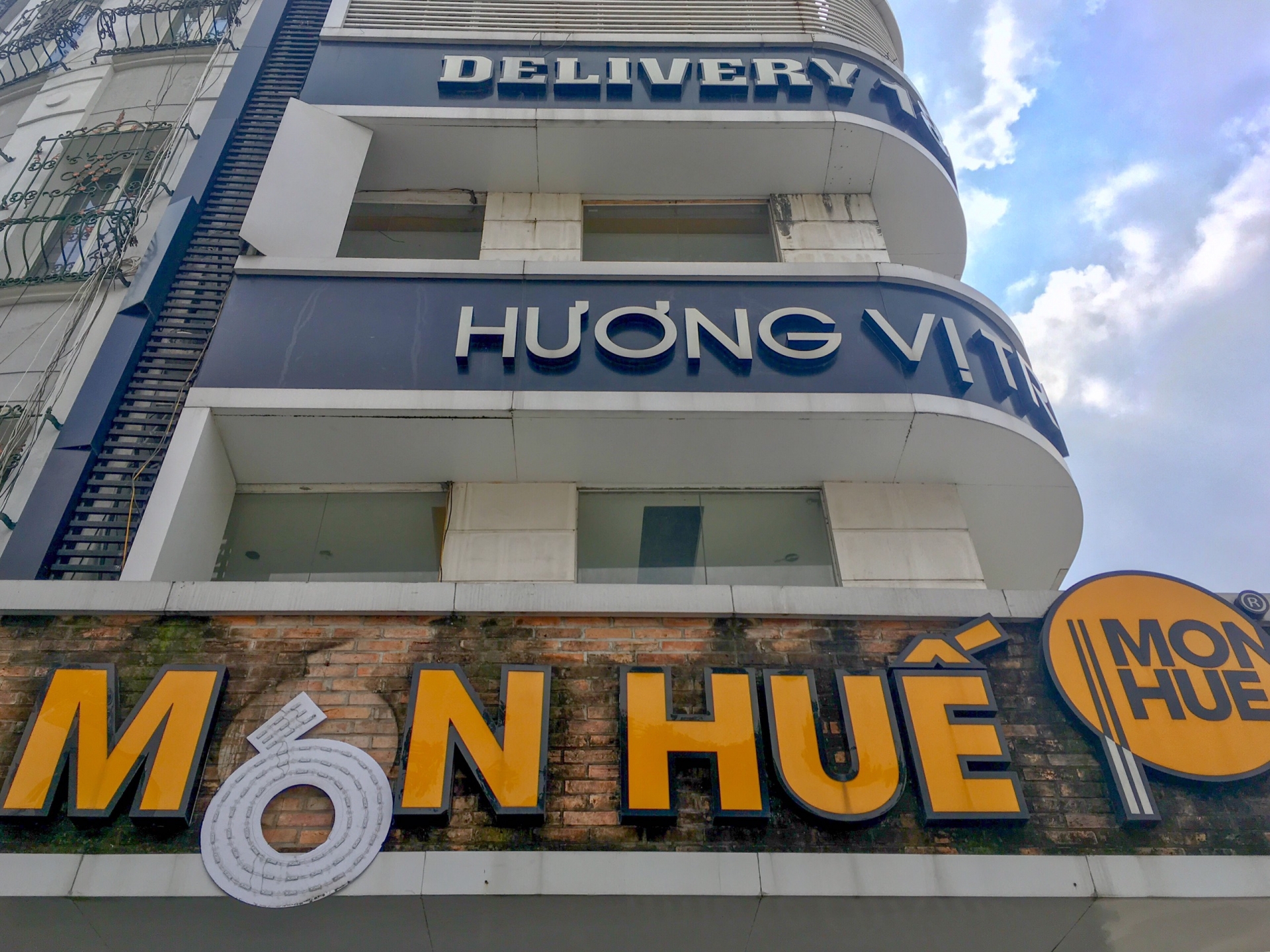 ha noi ngon ngang nha hang mon hue sau khi dong cua