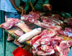 Giá thịt lợn tăng chóng mặt, công nhân Đường sắt "băn khoăn" khi chọn thực phẩm