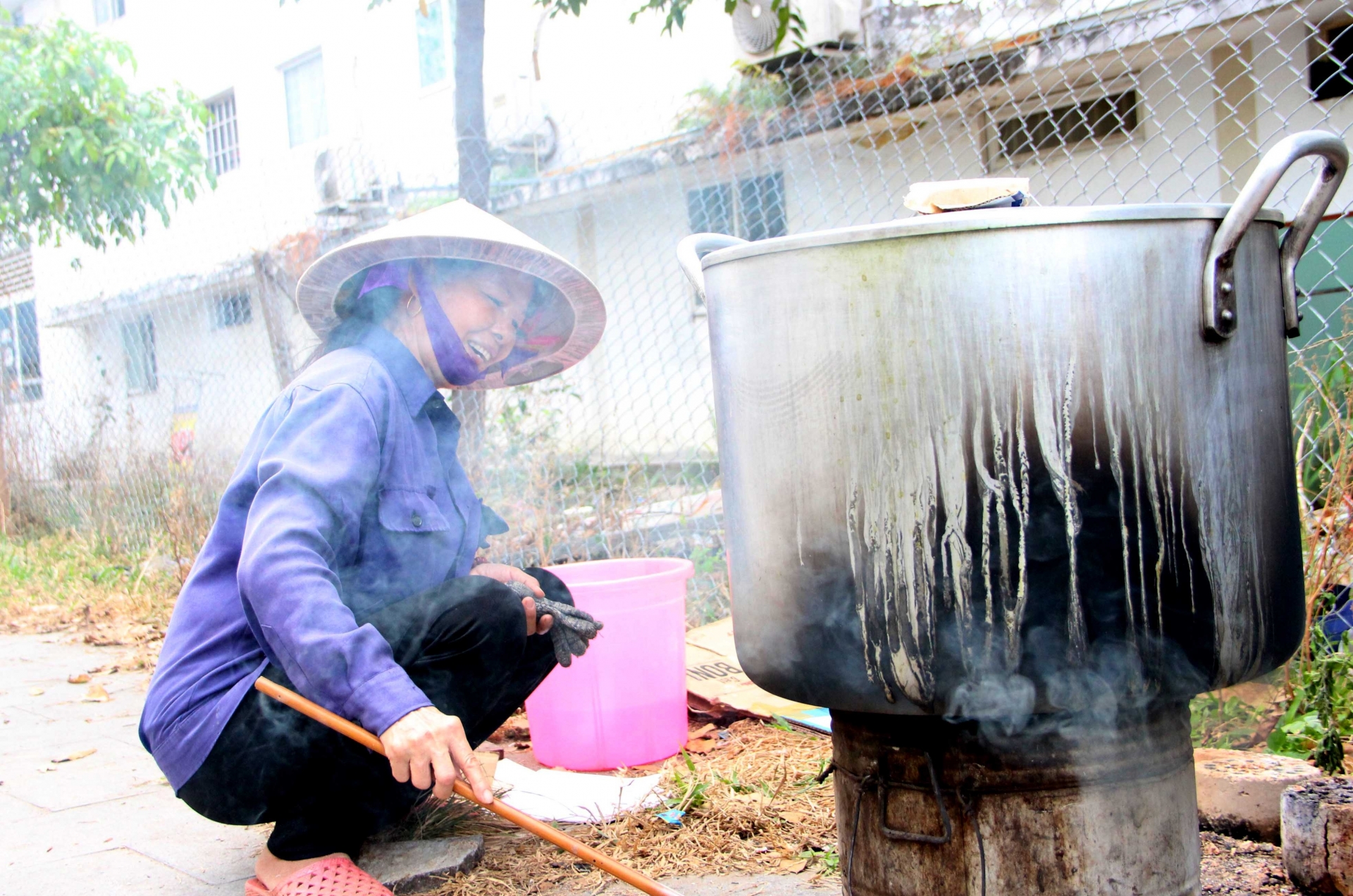 cong nhan lao dong hanh phuc don tet o khu nha 100 trieu dong