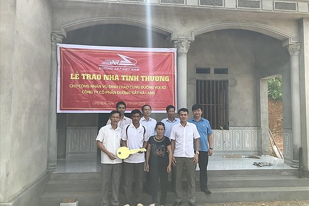 mai am tinh thuong den voi cong nhan lao dong kho khan