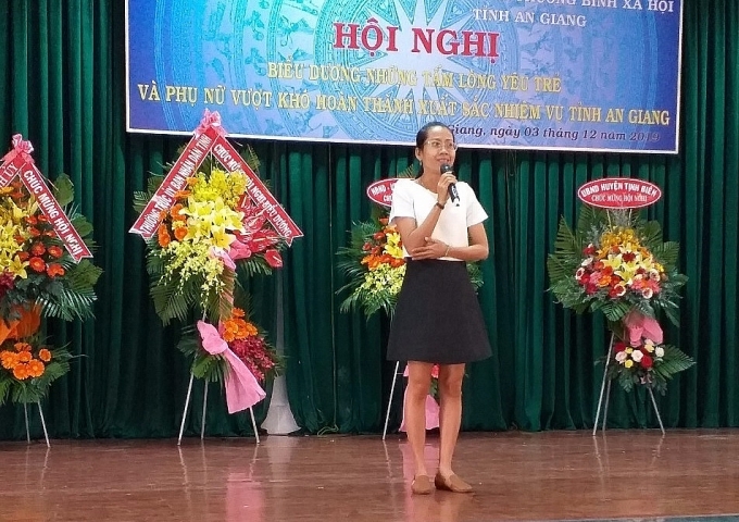 nghi luc vuot kho lan toa tinh than song dep cua nu doan vien cong doan