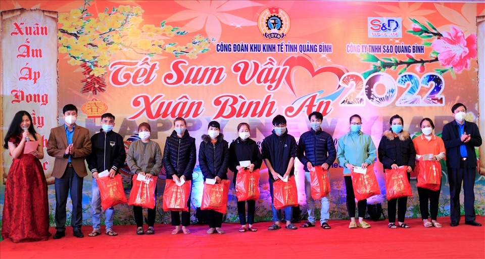 LĐLĐ tỉnh Quảng Bình hỗ trợ hơn 20 tỉ đồng cho đoàn viên, NLĐ khó khăn