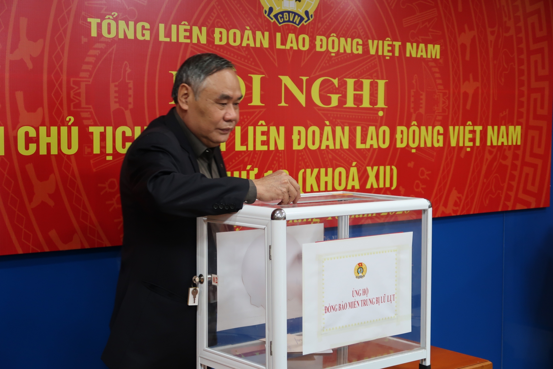 Đoàn Chủ tịch Tổng Liên đoàn Lao động Việt Nam phát động ủng hộ đồng bào miền Trung