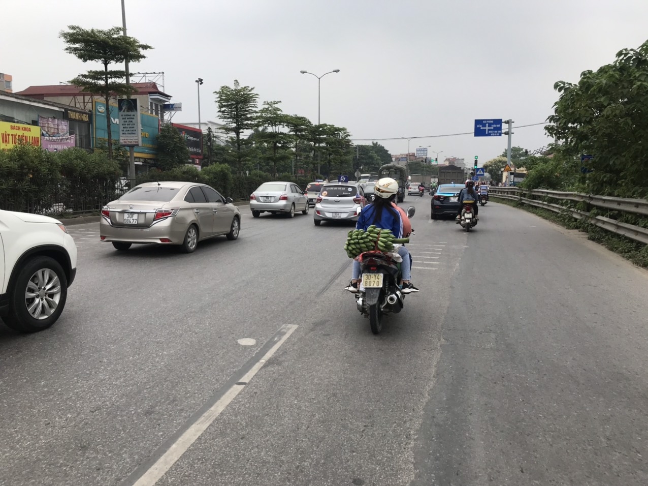 lo ngai lay nhiem dich khi di xe khach nhieu nguoi lua chon phuong tien ca nhan ve que