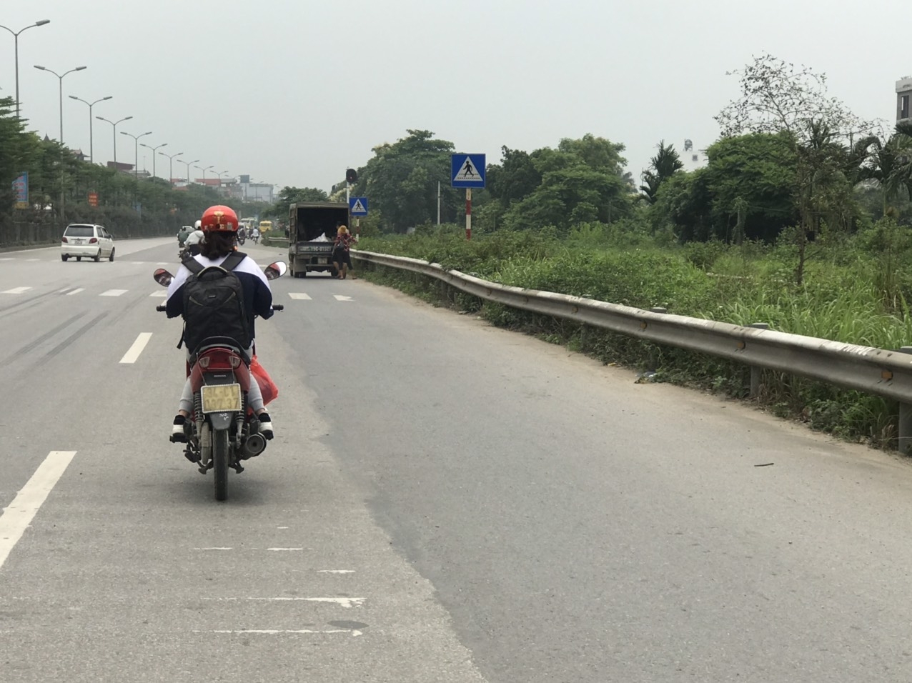 lo ngai lay nhiem dich khi di xe khach nhieu nguoi lua chon phuong tien ca nhan ve que