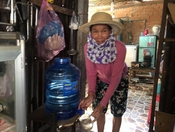 Quảng Ngãi: Nhiều người dân mòn mỏi chờ "giải cơn khát" nước sạch