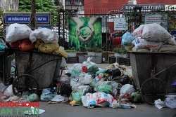 Người dân thủ đô bị hành hạ bởi mùi rác thải nồng nặc