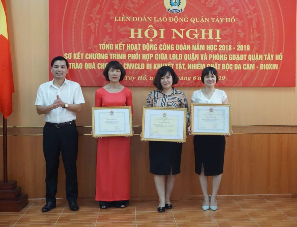 Liên đoàn Lao động quận Tây Hồ tổng kết hoạt động công đoàn năm học 2018 - 2019