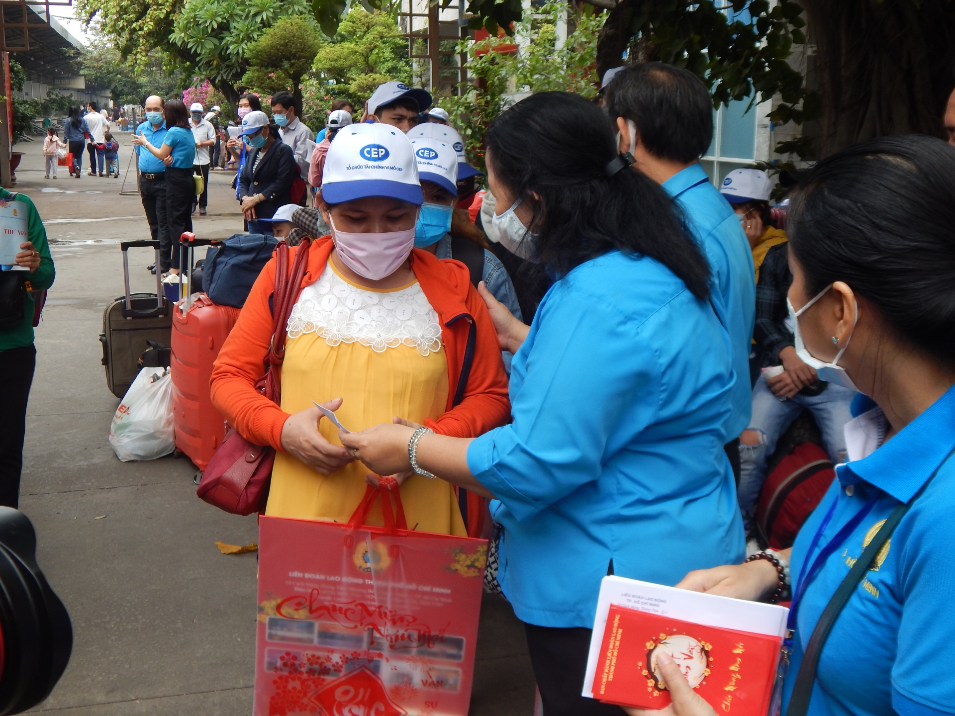 Những chuyến tàu nghĩa tình đi giữa mùa Xuân