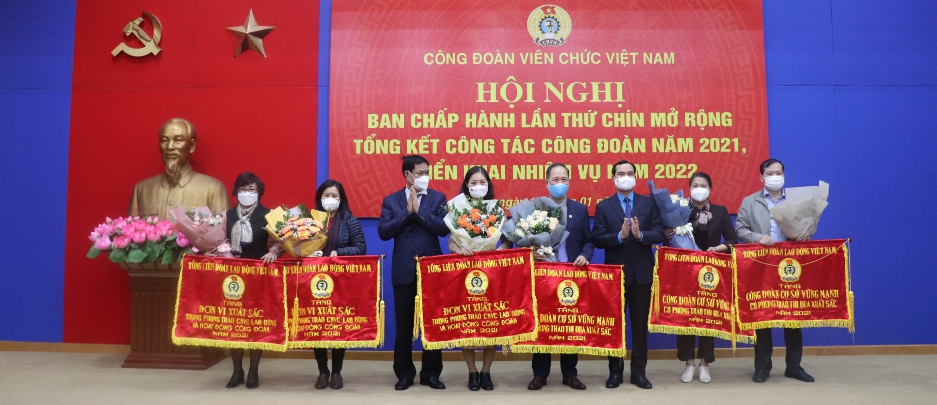 Công đoàn Viên chức Việt Nam: San sẻ với đoàn viên còn nhiều khó khăn nhân dịp Tết