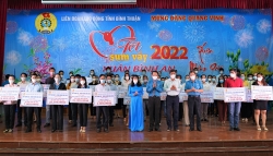 Công đoàn Bình Thuận: Trao 51.400 suất quà cho đoàn viên, NLĐ trong dịp Tết