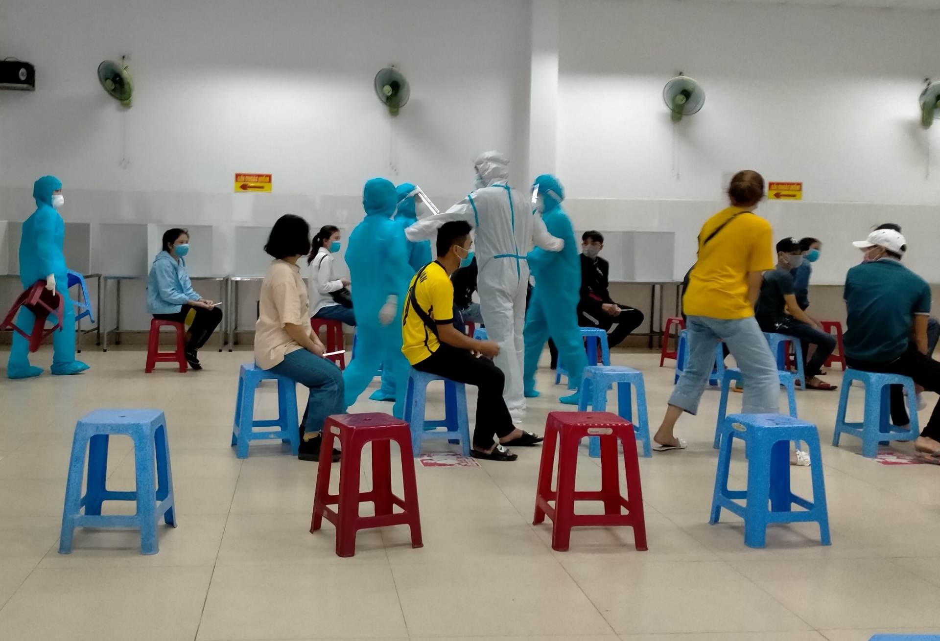 Đà Nẵng: Doanh nghiệp lắp buồng khử khuẩn phòng, chống dịch Covid- 19