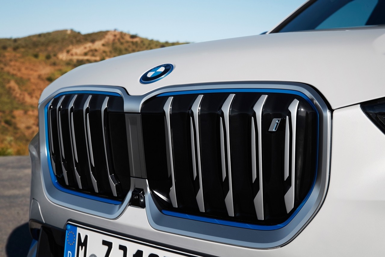 Ra mắt BMW iX1 chạy điện hoàn toàn
