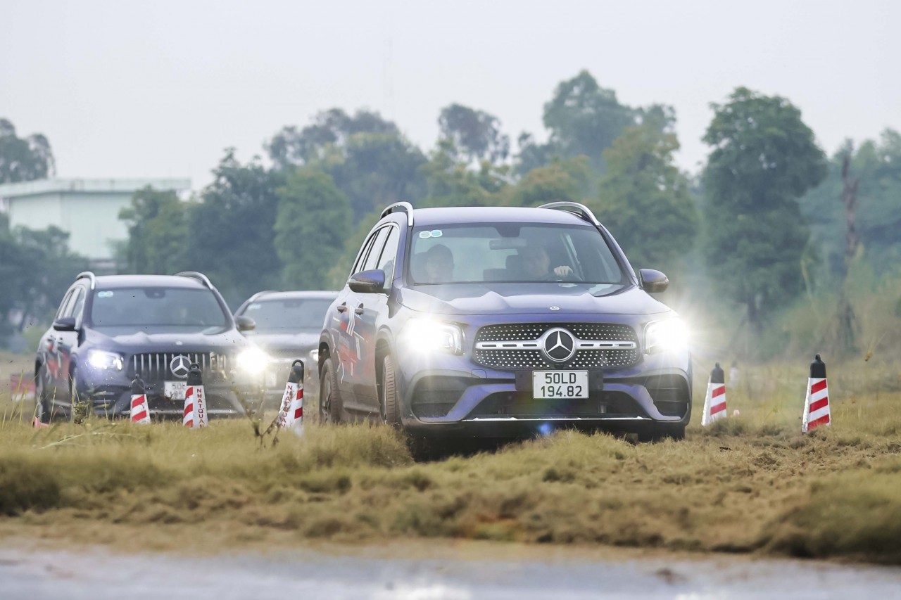 Trải nghiệm 14 dòng xe Mercedes Benz tại trường đua F1 Việt Nam