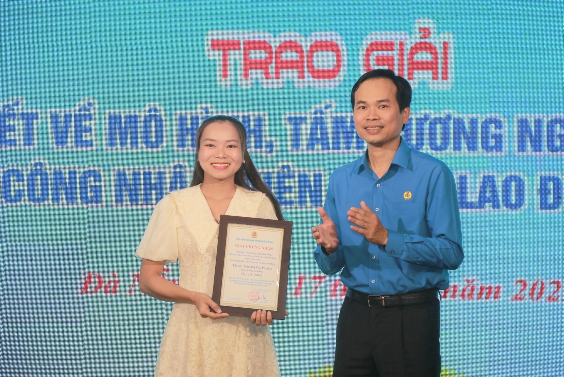 Trao giải Cuộc thi viết về phong trào CNVCLĐ TP Đà Nẵng